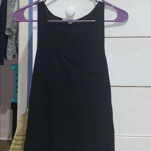 black gap tank top with pocket